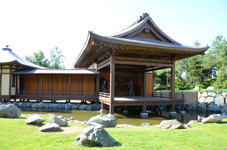 Драматический театр Но)